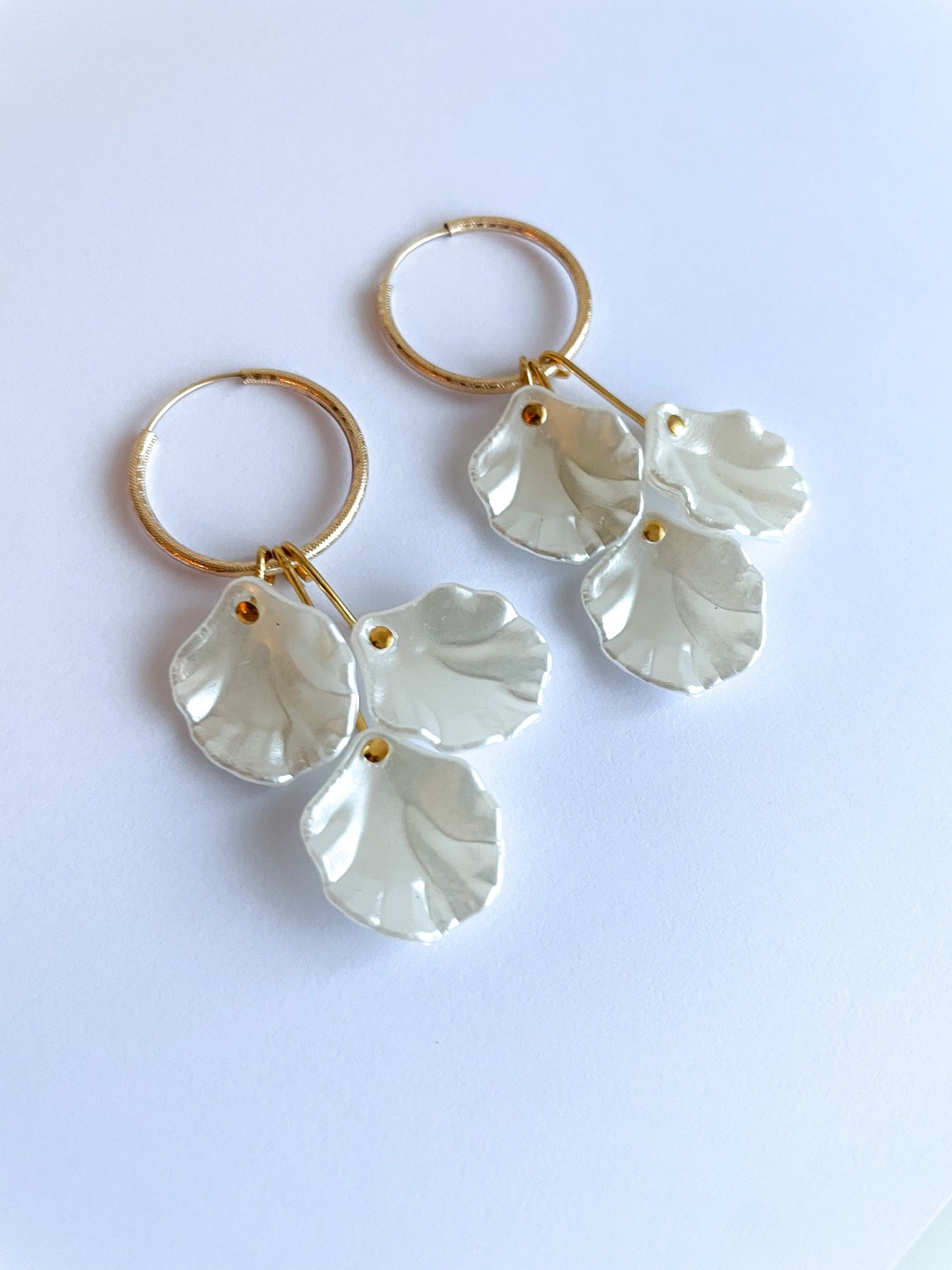 Leaf pearl hoop earrings